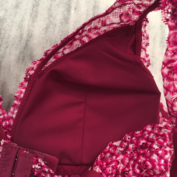 2 new bras with tags - Picture 6 of 8